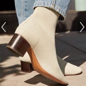 NWOT Everlane Glove Boot Size 7